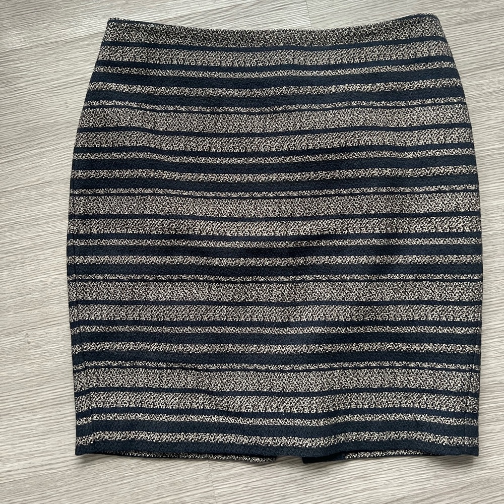 Loft 10P pencil skirt, great for work!